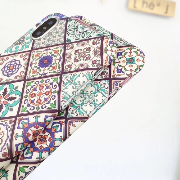 iPhone X/7/8/7PLUS/8PLUS PALACE FLOWERS CASE - Picture 4 of 7